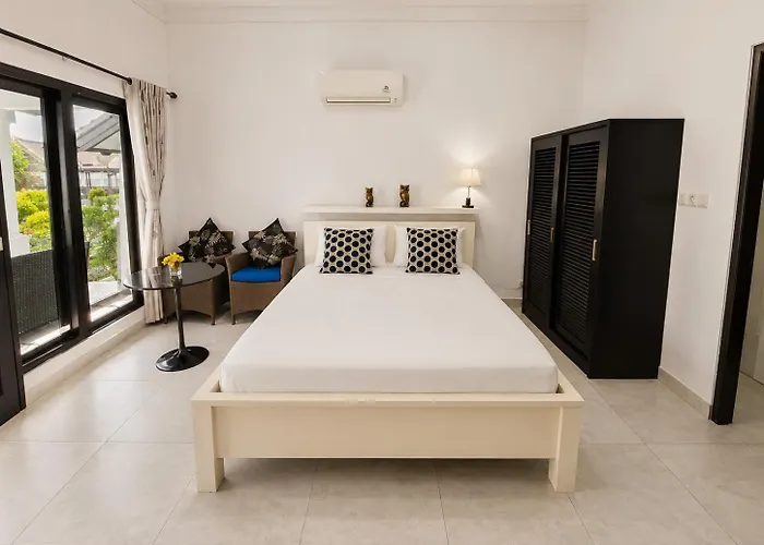 Exclusive Beachfront 24 Bedrooms Resort Gili Biaha