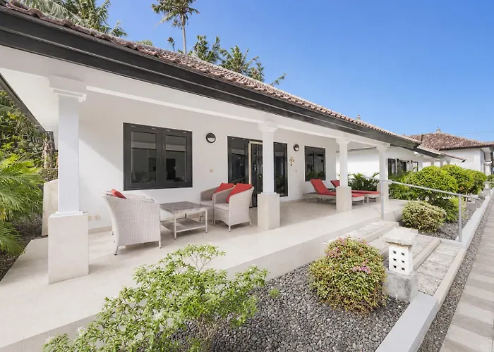 Exclusive Beachfront 24 Bedrooms *
