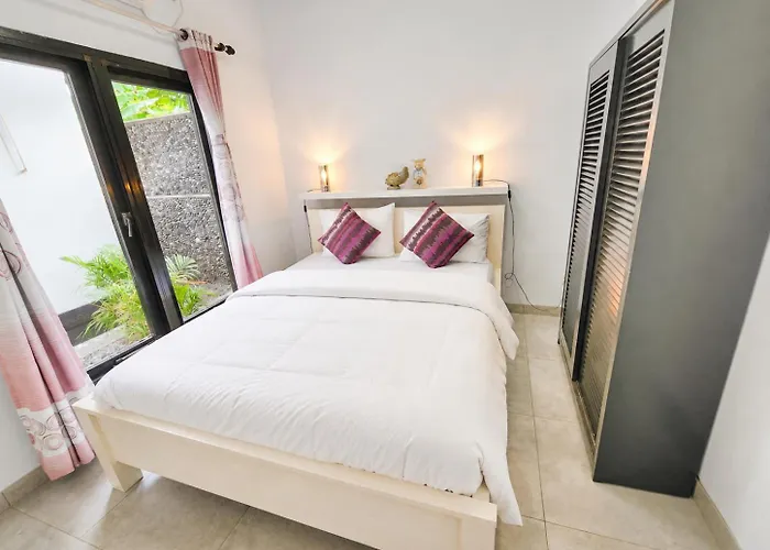 Exclusive Beachfront 24 Bedrooms Gili Biaha