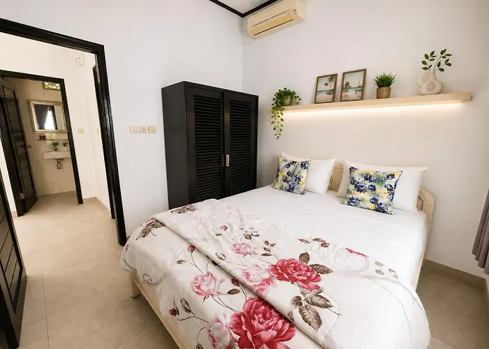 Exclusive Beachfront 24 Bedrooms * Gili Biaha