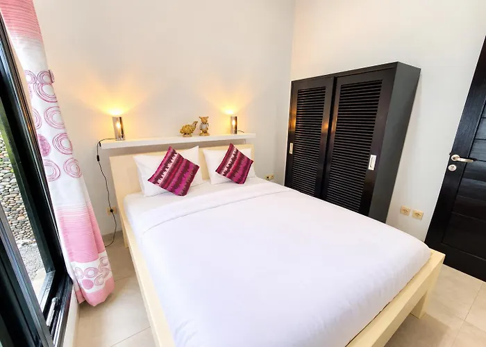 Exclusive Beachfront 24 Bedrooms Gili Biaha